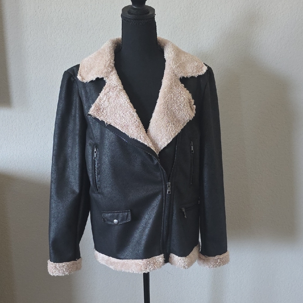 Women's Black and Cream Shearling Jacket